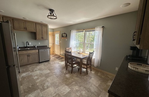 Grayling Casa | NEWLY REMODELED Cozy 2-bedroom home in quiet neighborhood