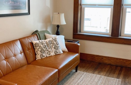 Peru Apartamento | Newly remodeled downtown upstairs apartment