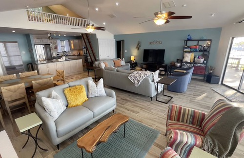 Cedar Creek Reservoir Casa | Newly Remodeled - Dream Lake Home on Cedar Creek Reservoir 60 mins from Dallas!