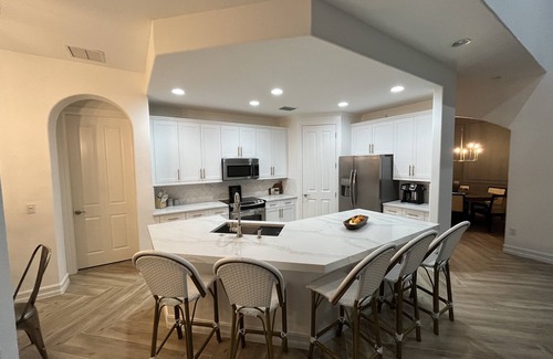 Caldecott Casa | Newly Remodeled Gated Resort Community Home Minutes to Beaches & 5th In Naples