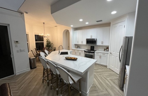 Caldecott Casa | Newly Remodeled Gated Resort Community Home Minutes to Beaches & 5th In Naples