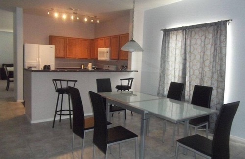 San Tan Valley Casa | Inicio recientemente renovado en Johnson Ranch Golf Comunidad