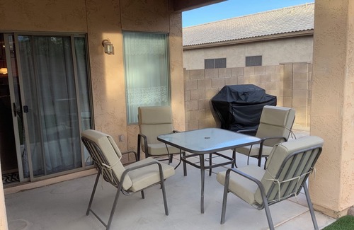 San Tan Valley Casa | Inicio recientemente renovado en Johnson Ranch Golf Comunidad