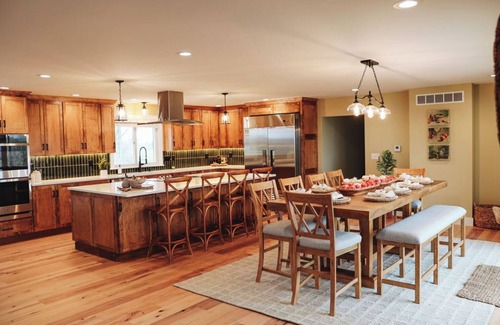Williamstown Casa | Holland Farms se encuentra en el Triángulo Dorado del norte de Kentucky.