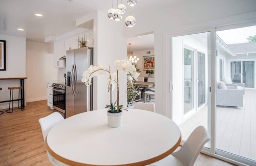 Mar Vista Casa | Newly Remodeled Home in Venice