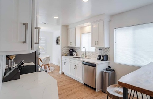 Mar Vista Casa | Newly Remodeled Home in Venice