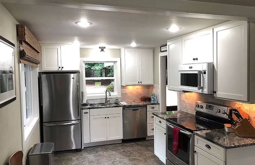 Minocqua Cabina | Newly Remodeled Home On Quite Bay of Minocqua Lake 2 miles from town