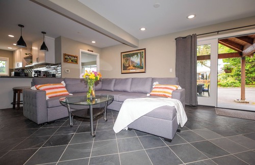 Cottage Lake Casa | Newly Remodeled Home steps away from Woodinville’s Hollywood Wine District
