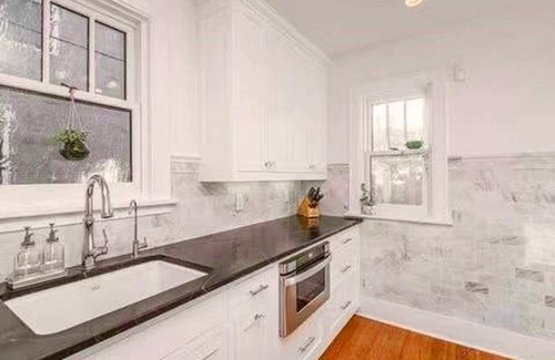 Kutzky Park Casa | Newly remodeled home 1 block to Mayo & St. Mary's