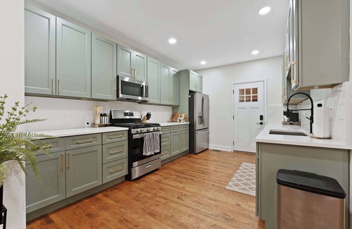 Elmhurst Casa | Newly Remodeled Home w/Game Room & Amazing Yard