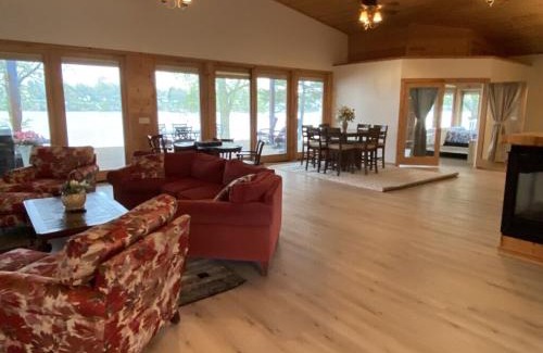 Nashua Casa | Newly Remodeled House on Cedar Lake!