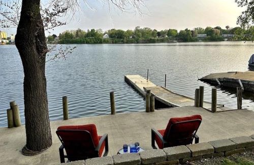 Nashua Casa | Newly Remodeled House on Cedar Lake!