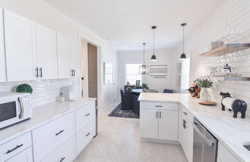 Belmont Historic District Casa | Newly remodeled luxury cottage in Belmont, NC Walk to Kevin Loftin Park