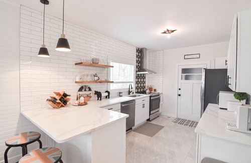 Belmont Historic District Casa | Newly remodeled luxury cottage in Belmont, NC Walk to Kevin Loftin Park