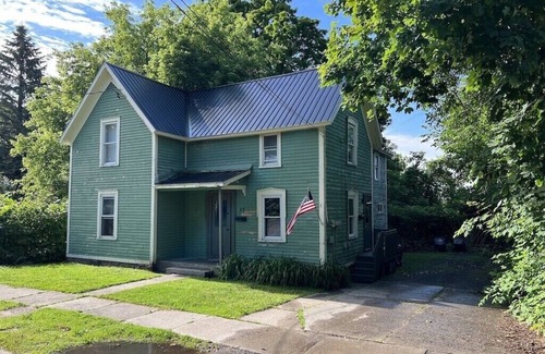 Potsdam Apartamento | Newly remodeled luxury first floor apartment. Minutes away from SUNY Potsdam!