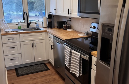 Lake Geneva Casa | Newly Remodeled Mid-Century Modern, Spacious, and Cozy Condo- Right on the Lake!