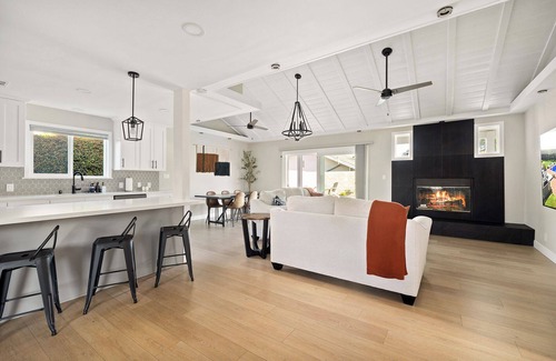 North Hills Casa | Newly Remodeled Modern House with Pool - Pet-Friendly