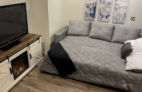 Layton Apartamento | Newly remodeled mother in law basement apartment.