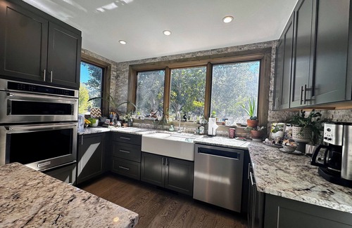Eagle-Vail Condominio | Newly remodeled mountain home minutes away from Vail/BC Backyard+Amenities.