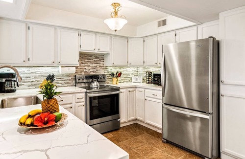 Kailua-Kona Condominio | Casa de Emdeko 136 | AC incluido | A partir de $ 188 / n