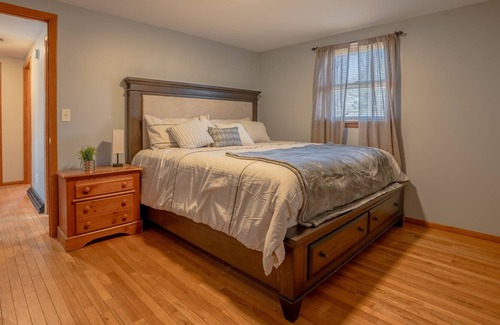 Thayer Casa | Newly Remodeled on 3 Acres, across from Golf Course!