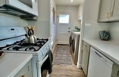 Salinas Casa | Newly remodeled spacious King suite 2bd 1b duplex