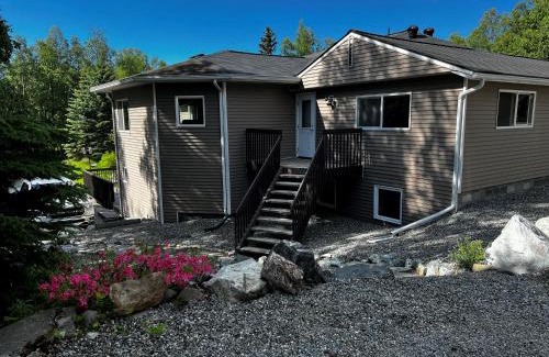 Rabbit Creek Apartamento | Newly Remodeled spacious units, minutes from mountains, inlet, downtown and airport