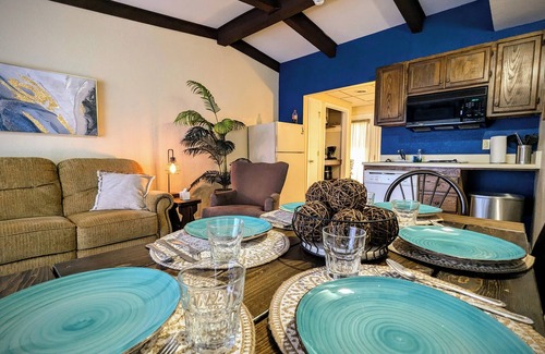 Kimberling City Condominio | NEWLY REMODELED TABLE ROCK LAKEFRONT RESORT- POOL-FUN-LAKE ACCESS