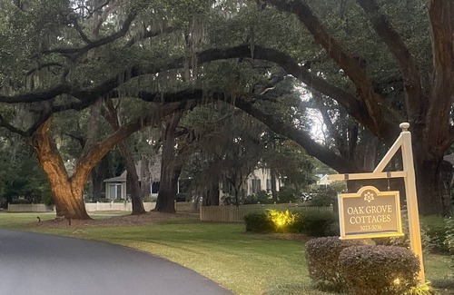 Murrells Inlet Cabaña | Newly remodeled cottage in beautiful, gated, private country club community.