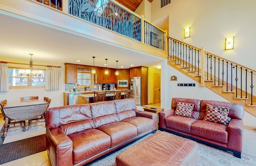 Empire Casa | Newly remodeled waterfront home on Little Glen Lake with deck, gas grill, AC