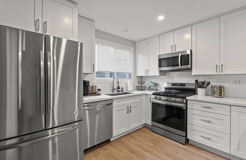 West Hills Casa | Newly Remodeled Zen 3-bedroom OASIS in West Hills!