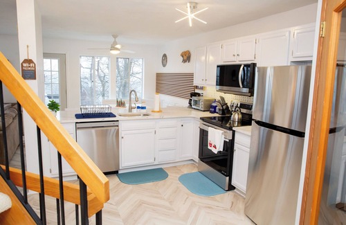Hidden Valley Casa | Newly Remodelled Unique Beautiful Townhome near the slopes