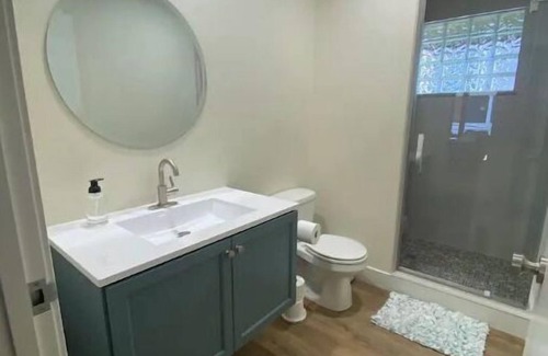 Tiffin Apartamento | Newly Remolded! Near Downtown. 1 King bed