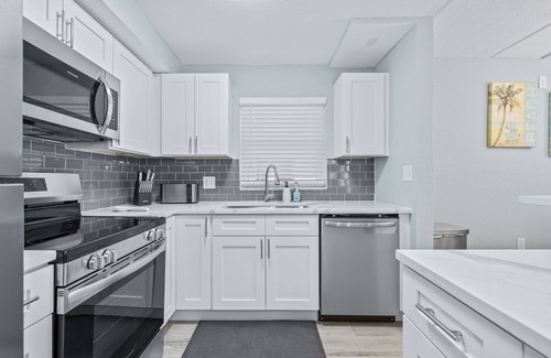 North Redington Beach Condominio | Newly renovated in 2025 2/2 in N Redington Beach