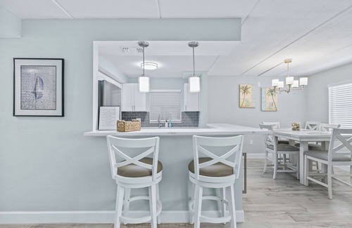 North Redington Beach Condominio | Newly renovated in 2025 2/2 in N Redington Beach