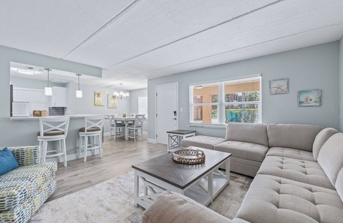 North Redington Beach Condominio | Newly renovated in 2025 2/2 in N Redington Beach
