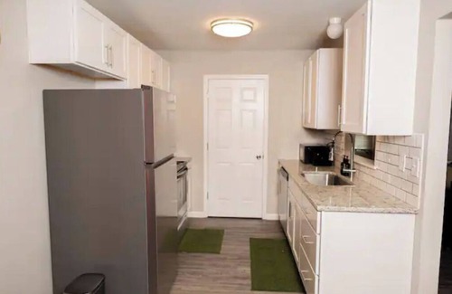 University Place Casa | Newly Reno Cozy Modern Fun Ranch home **KING BED**