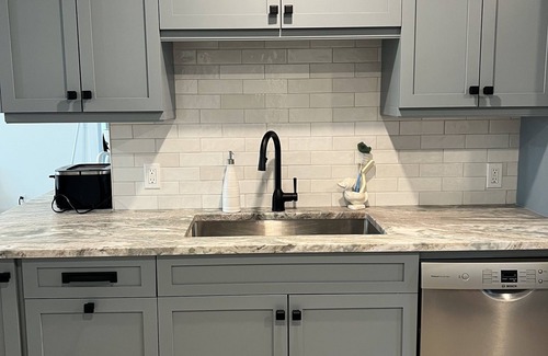 Pointe aux Roches Cabaña | Newly Renovated Waterfront Cottage Lake St. Clair