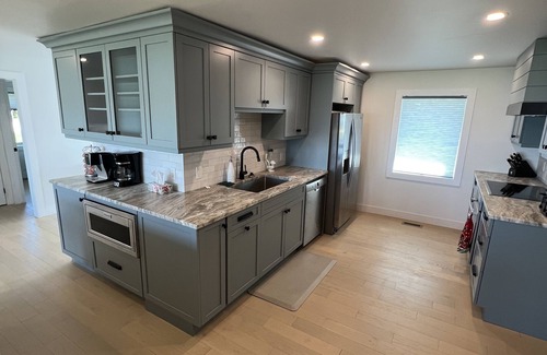 Pointe aux Roches Cabaña | Newly Renovated Waterfront Cottage Lake St. Clair