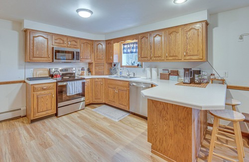 Mount Pleasant Mills Casa | Fishing Retreat on 60-Acre Dutch Country Farm!