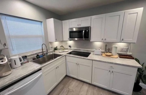 Lake Panasoffkee Casa | Newly renovated vacation house!