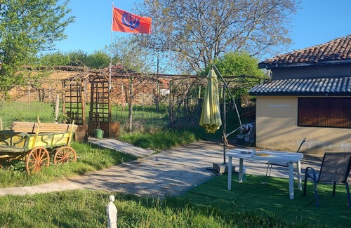 Tankovo Apartamento | Newly Renovated 2 Bed Ground Floor Flat in Haskovo