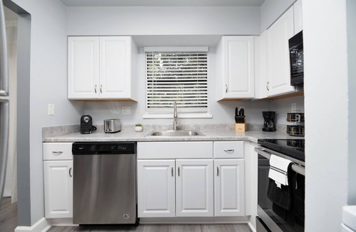 Sunrise Apartamento | Newly Renovated 2-bedroom apartment By Sawgrass