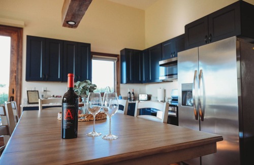 Galena Casa | Charming BRAND NEW 2-bedroom house with Hottub in lovely Galena countryside