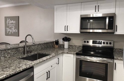 Redington Shores Condominio | Newly Renovated 2-Bed, 2-Bath Condo on Indian Shore Beach! Read Description!!