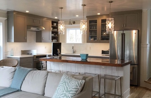 Narragansett Cabaña | Recientemente renovado casa de 2 dormitorios con vista al mar