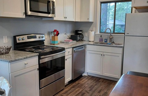 Pinehurst Condominio | Newly Renovated – 2BR, 2BA, Pinehurst #3 and #5, a skip and a hop to Clubhouse