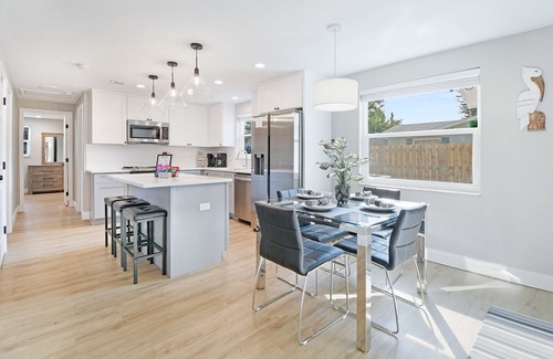 Seminole Casa | Newly Renovated 3/2 - Close to Beaches & Attractions