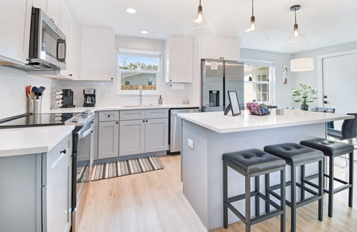 Seminole Casa | Newly Renovated 3/2 - Close to Beaches & Attractions