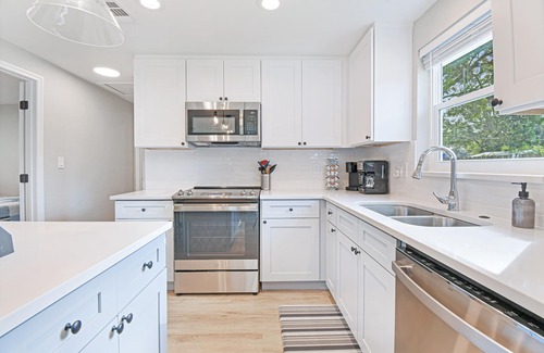 Seminole Casa | Newly Renovated 3/2 - Close to Beaches & Attractions